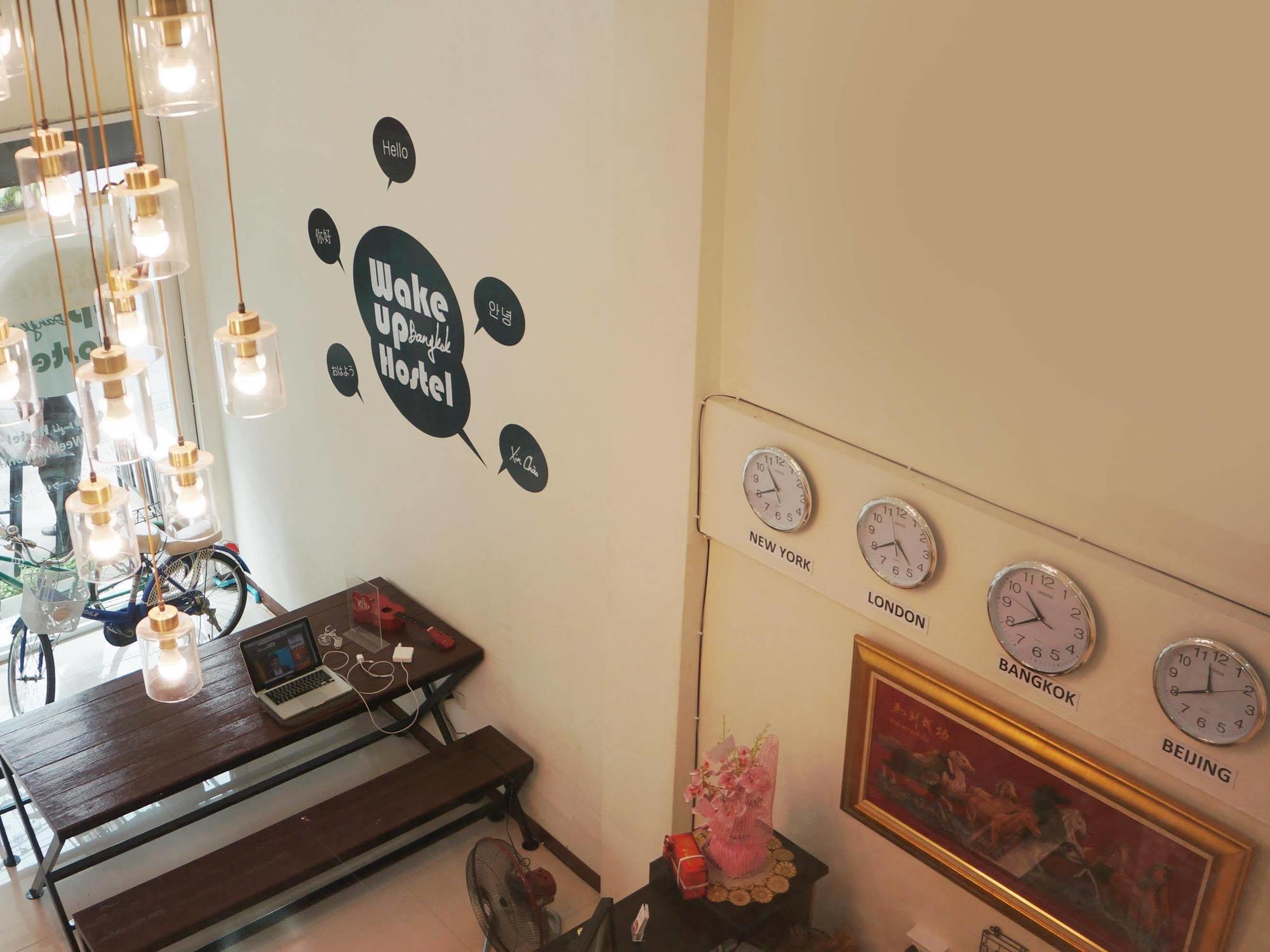 Wake Up Hostel بانكوك المظهر الخارجي الصورة
