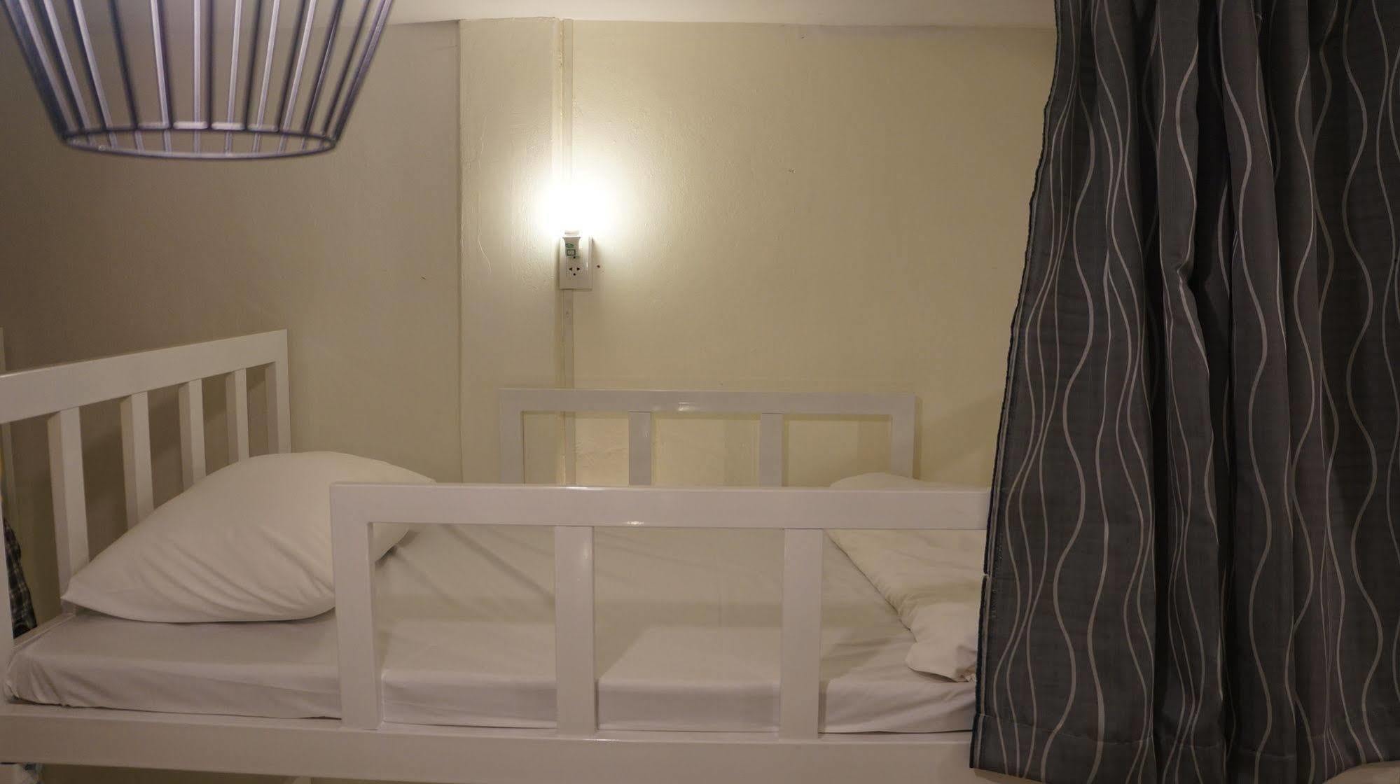 Wake Up Hostel بانكوك المظهر الخارجي الصورة