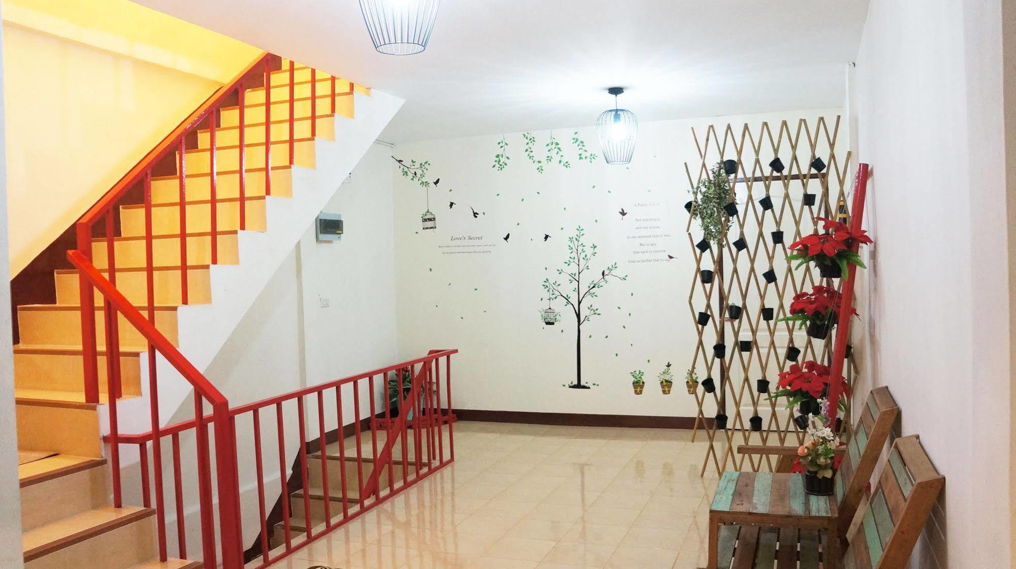Wake Up Hostel بانكوك المظهر الخارجي الصورة